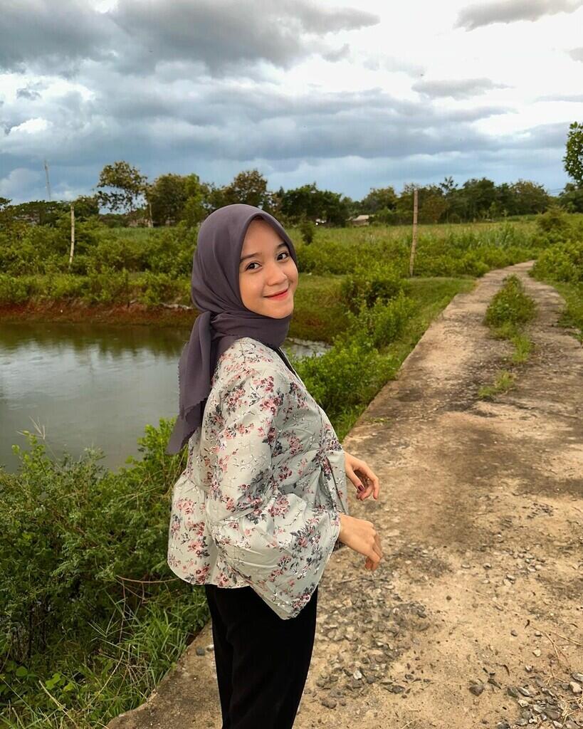 YUK KENALAN SAMA HESTY, GADIS DESA yg BISA MEMBUATMU JATUH CINTA