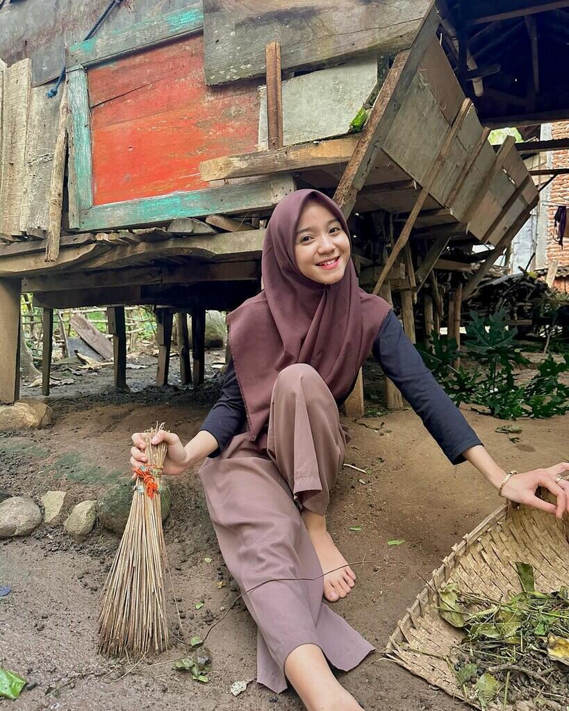 YUK KENALAN SAMA HESTY, GADIS DESA yg BISA MEMBUATMU JATUH CINTA