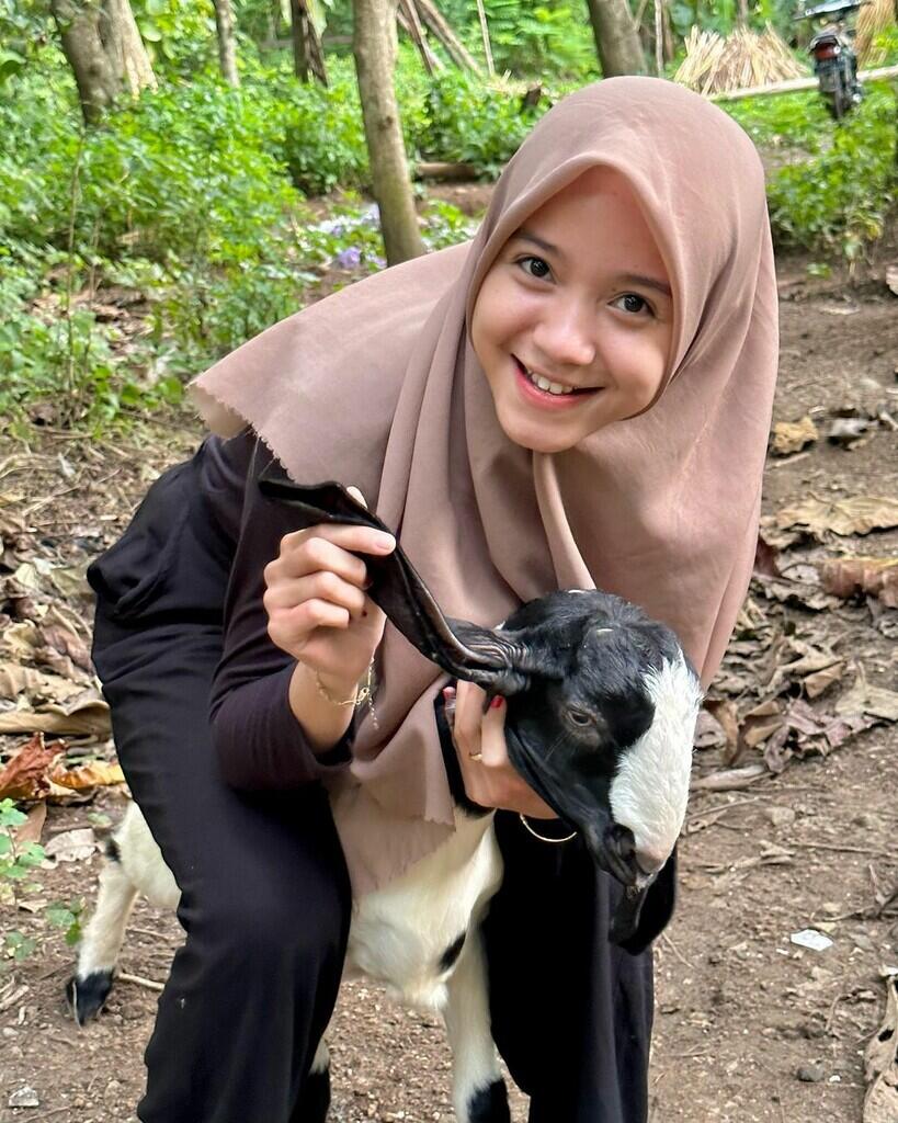 YUK KENALAN SAMA HESTY, GADIS DESA yg BISA MEMBUATMU JATUH CINTA