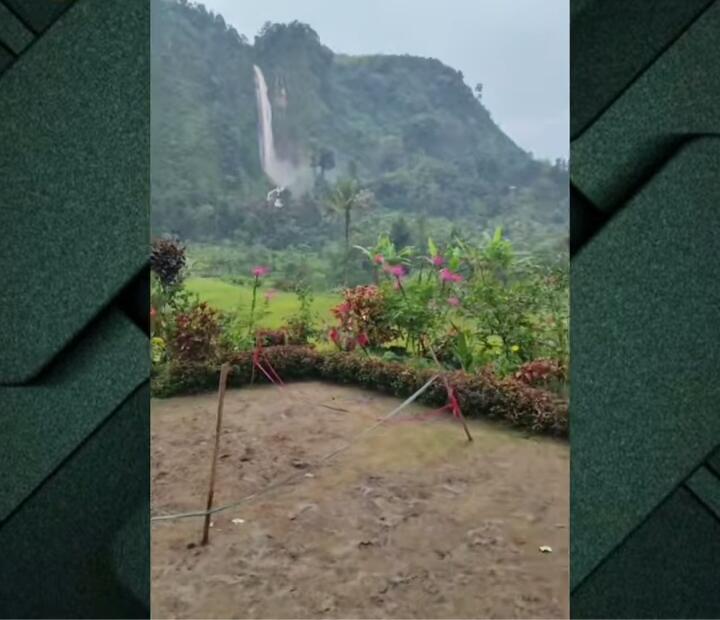 Dulu Indah, Kini Rumah Abah Jajang Cianjur Memprihatinkan Rumput dan Tanah Jadi Becak