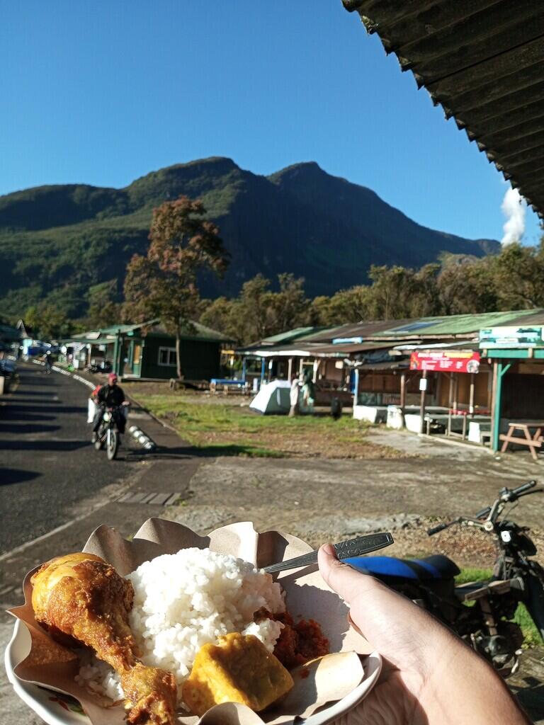 Gokilnya Jalur Menuju Kawah Gunung Papandayan