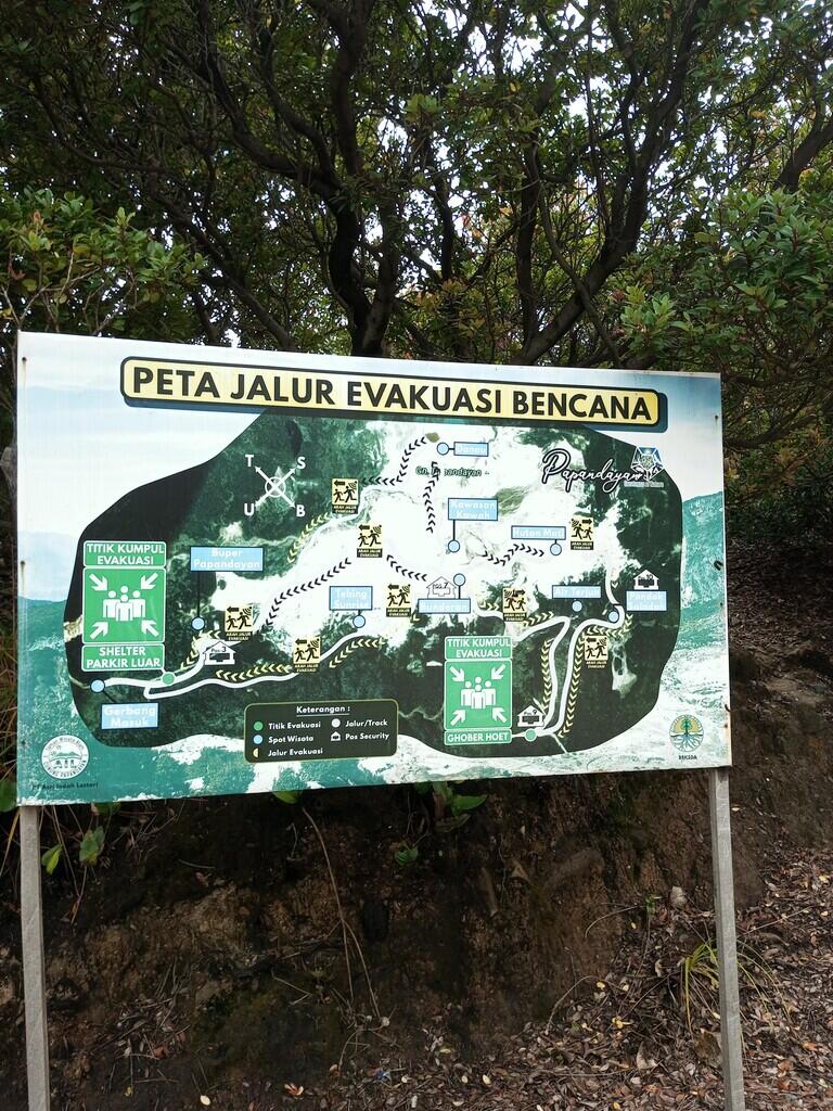 Gokilnya Jalur Menuju Kawah Gunung Papandayan