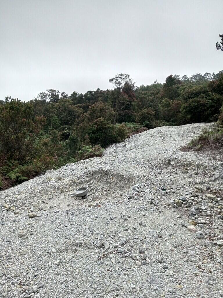 Gokilnya Jalur Menuju Kawah Gunung Papandayan