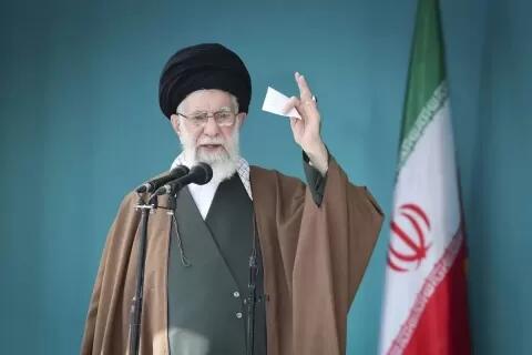 Pemimpin Tertinggi Iran Khamenei: Bahkan 1 Tentara AS di Irak Terlalu Banyak