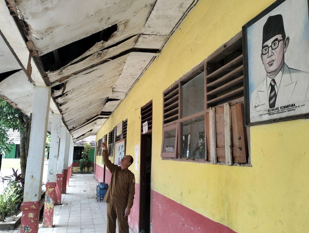 Bangunan SDN di Serang Rusak, Dinding Retak-Atap Khawatir Ambruk