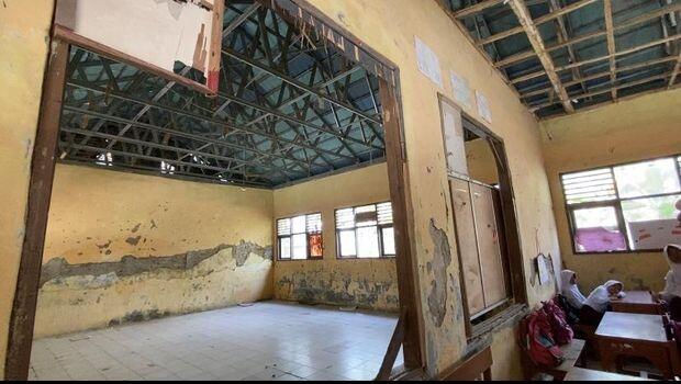 Bangunan SDN di Serang Rusak, Dinding Retak-Atap Khawatir Ambruk