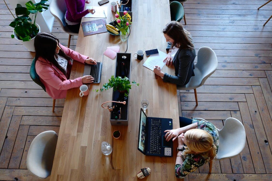 Desain Kantor yang Efisien: Maksimalkan Ruangan Anda