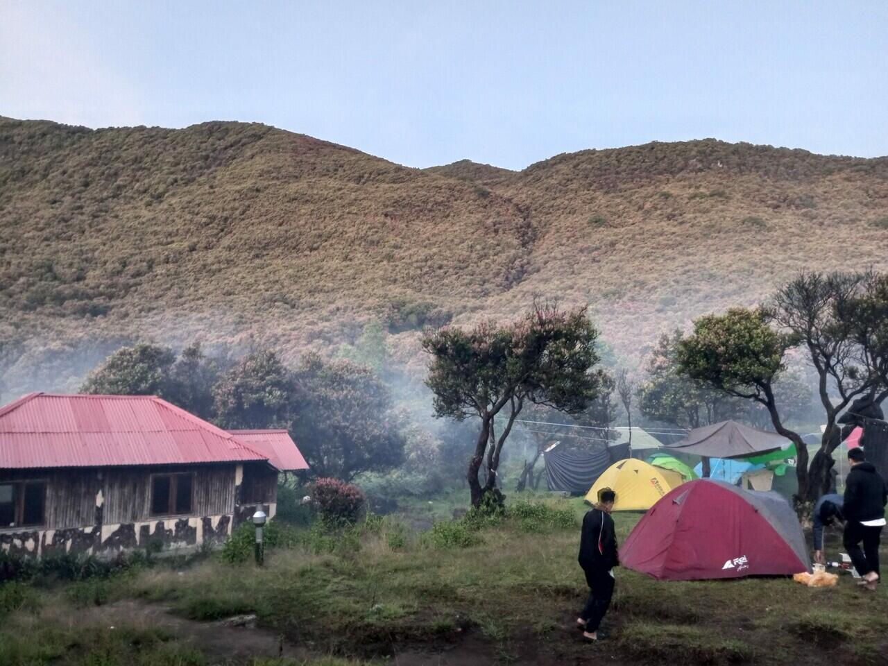 Gokilnya Jalur Menuju Kawah Gunung Papandayan