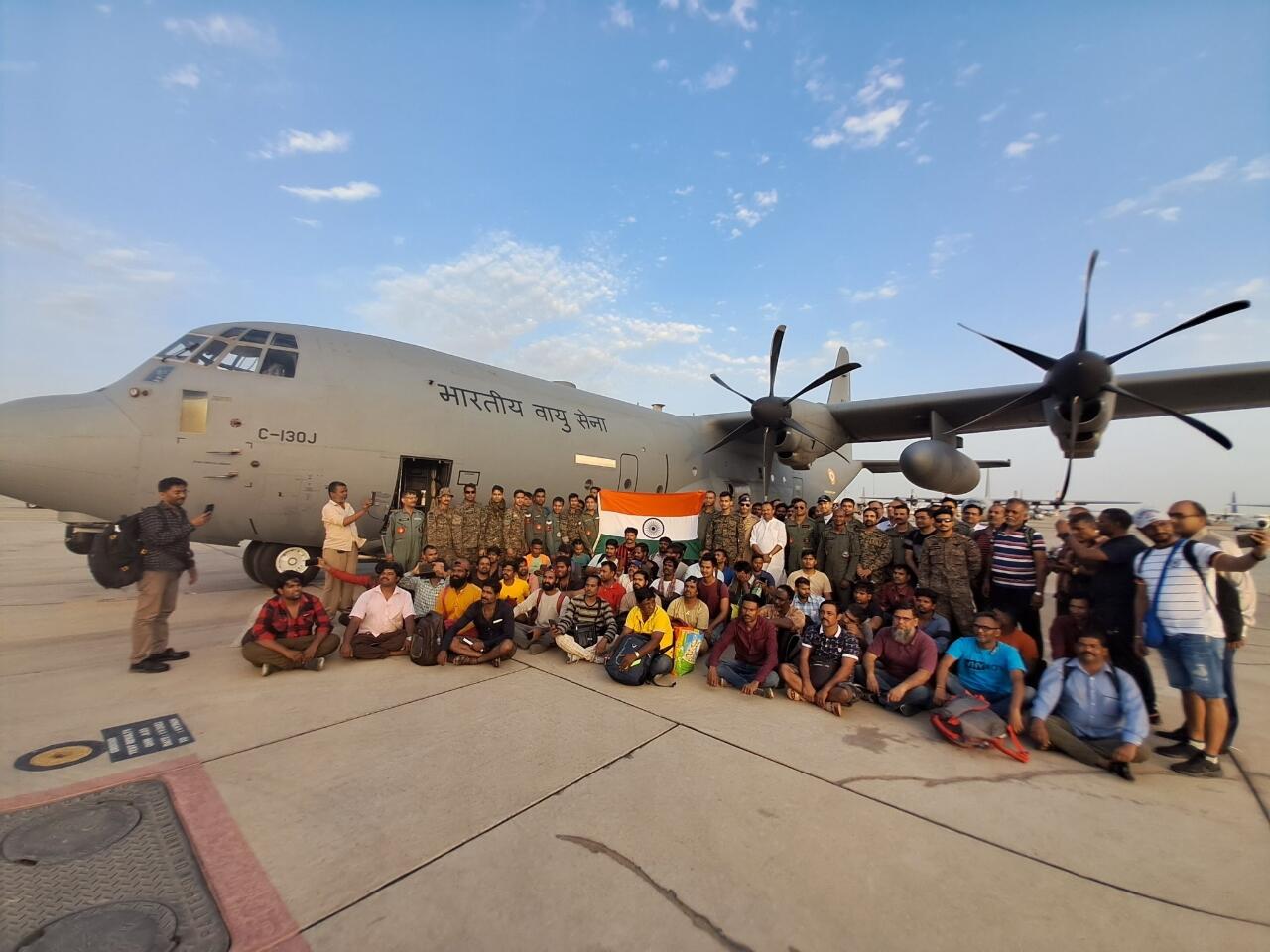 Mission Accomplished: C-17 dan C-130J Sukses Evakuasi Warga India dari Sudan