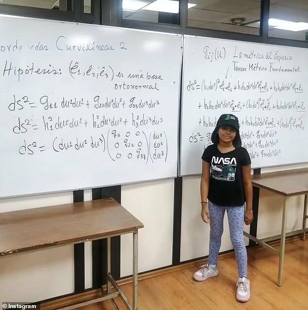 Andhara Perez Dibully Autis Ternyata S2 dan IQ Melebihi Hawking, Jangan Lihat Fisik!