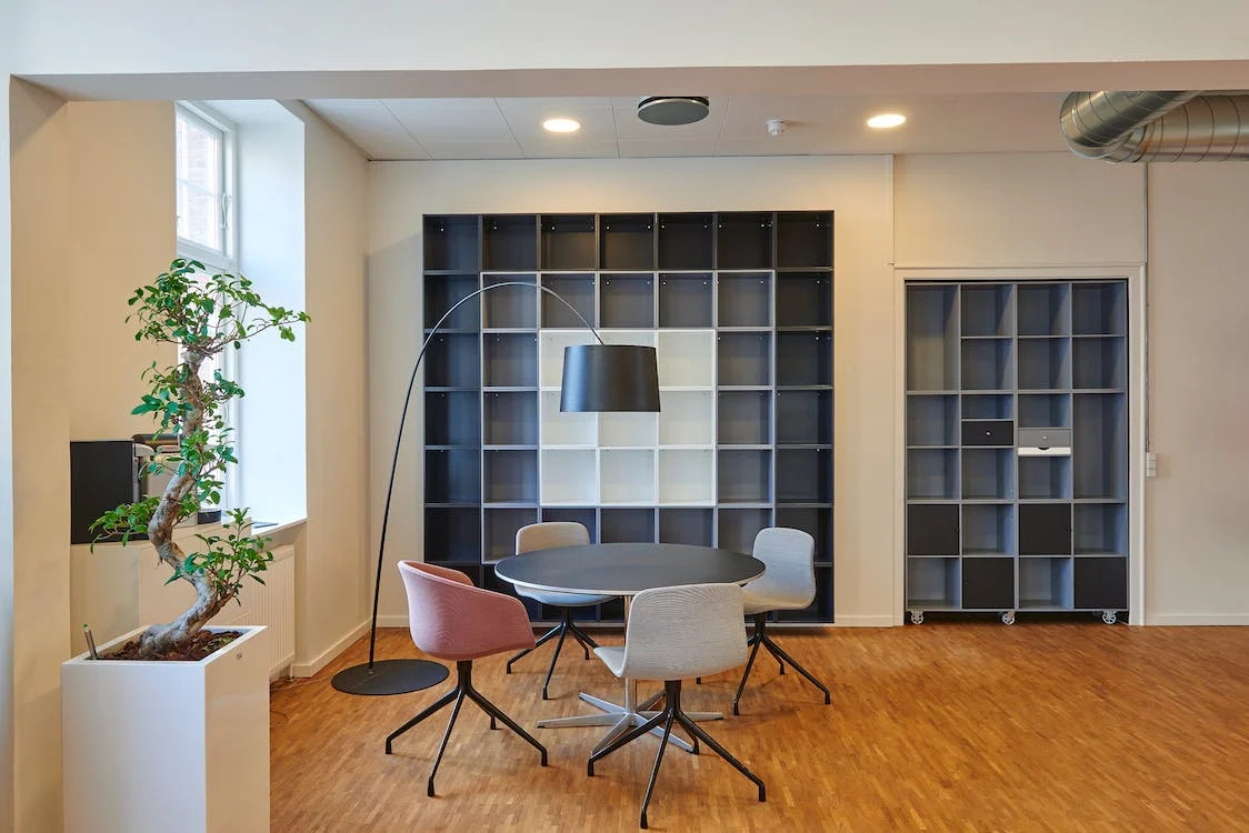 5 Inspirasi Desain Interior Kantor untuk Suasana Kerja yang Kreatif