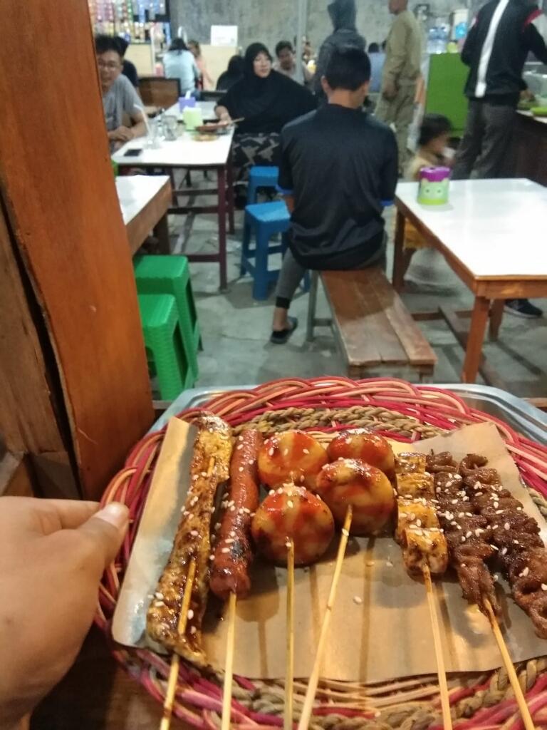 Angkring Embong (Harga Murah Perutpun Kenyang)