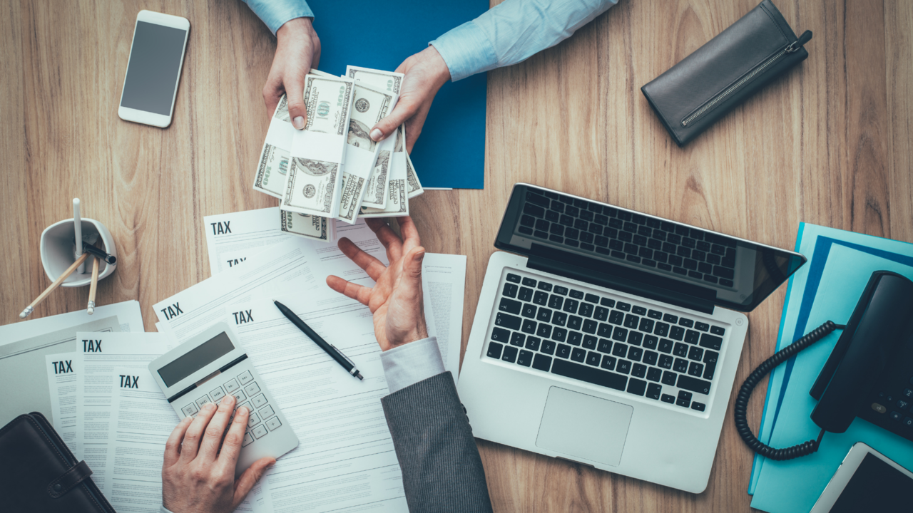 Pajak dan Investasi: Mendorong Investasi dalam Menghadapi Persaingan Global
