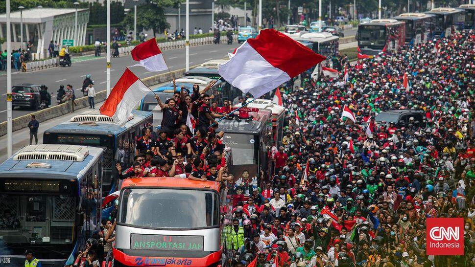 FOTO: Pawai Pahlawan SEA Games 2023 nan Meriah