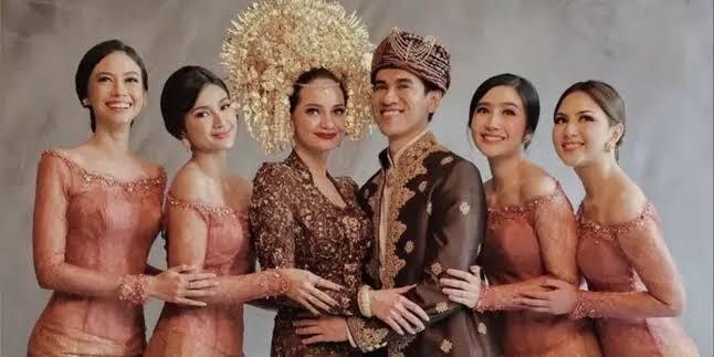 Sat Set Nikah Bikin Kaget se-Indonesia, Ini Pelajaran dari Kisah Cinta Enzy Storia