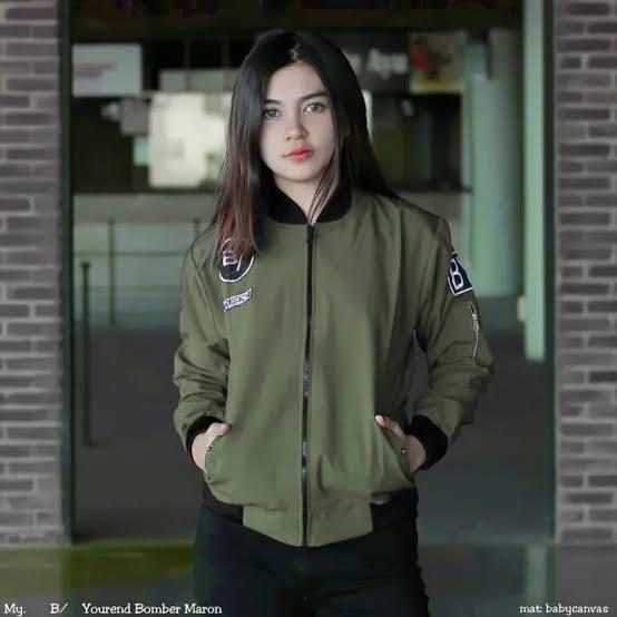 3 Jenis Jaket Wanita yang Sedang Hits