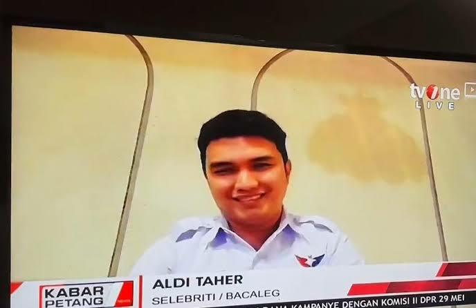 3 Momen Kocak Aldi Taher saat Di-interview di tvOne! Bikin Satu Studio Ngakak!