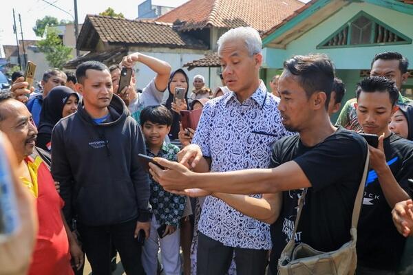 Pemuda Yang Viralkan Jalan Bandar-Tulis Batang Kaget Ditemui Ganjar..