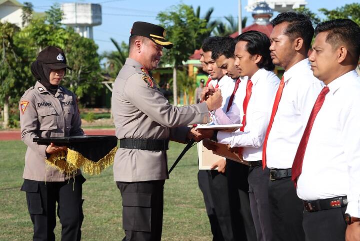 Ungkap Kasus 12 Kg Sabu & Kasus Senpi, 20 Personel Terima Penghargaan Kapolres
