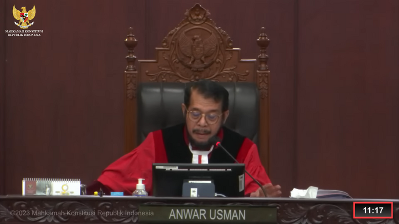 Palguna: Putusan MK ubah masa jabatan pimpinan KPK tak masuk akal