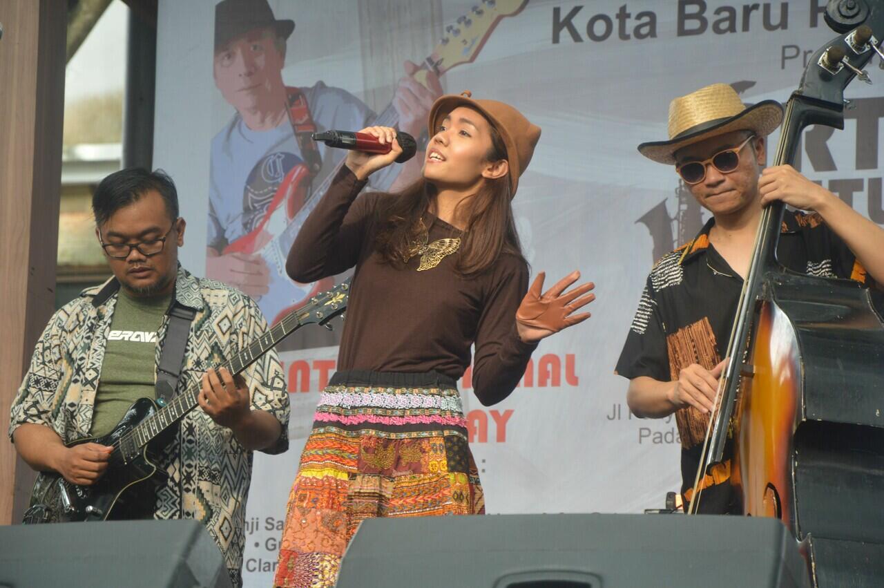 Jazz Makin Memikat Anak Muda, Musisi Farah Di Tampil Menawan