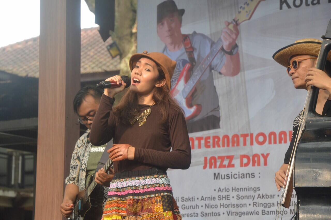 Jazz Makin Memikat Anak Muda, Musisi Farah Di Tampil Menawan