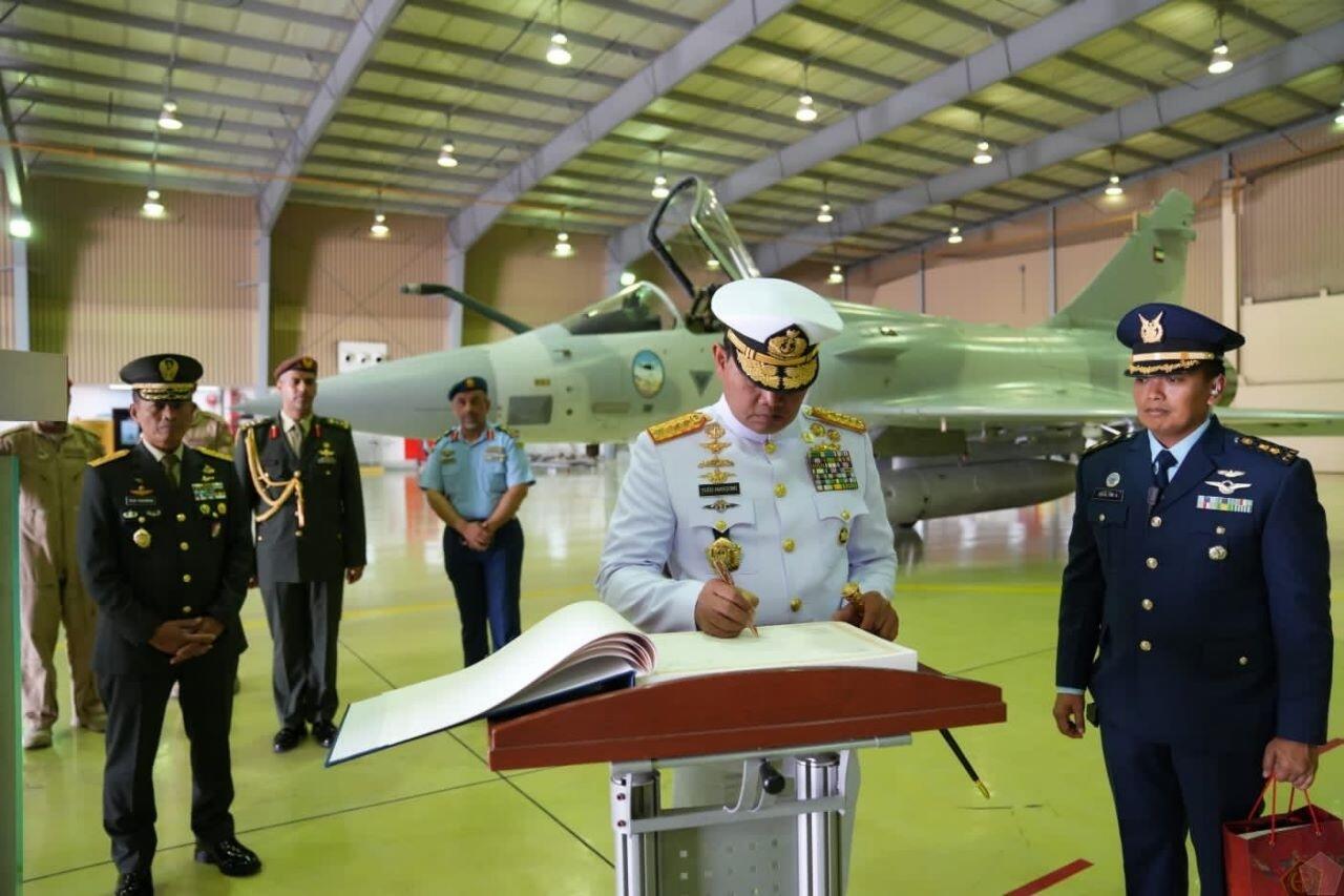 Apakah Akan Dibeli ? Panglima TNI Kunjungi Sarang Mirage 2000-9 Milik UEA