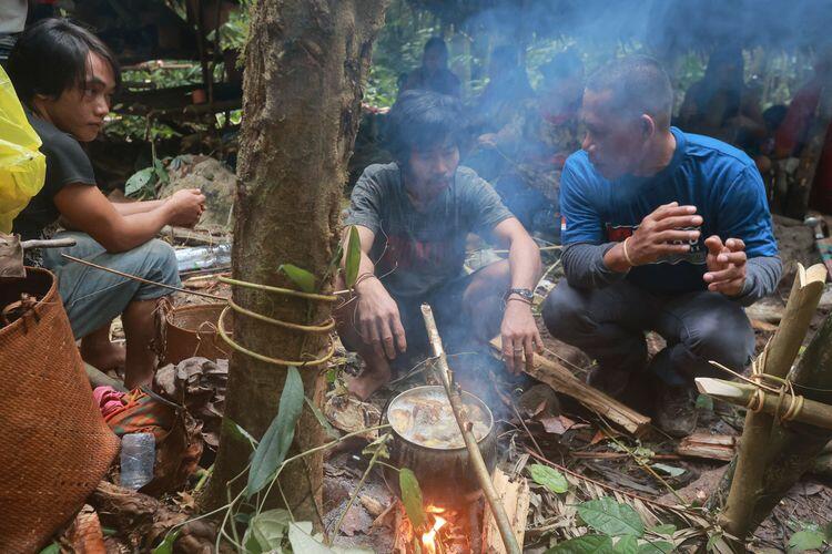 Satu Teriakan Masyarakat Tradisional, Suku Punan Batu: Biarkan Kami Tetap Berburu!