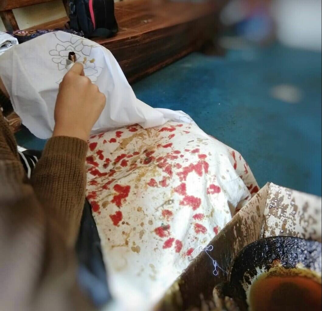 Mengenal Lebih Dekat Setelan Batik Pria: Sejarah, Model, dan Cara Memadupadankannya