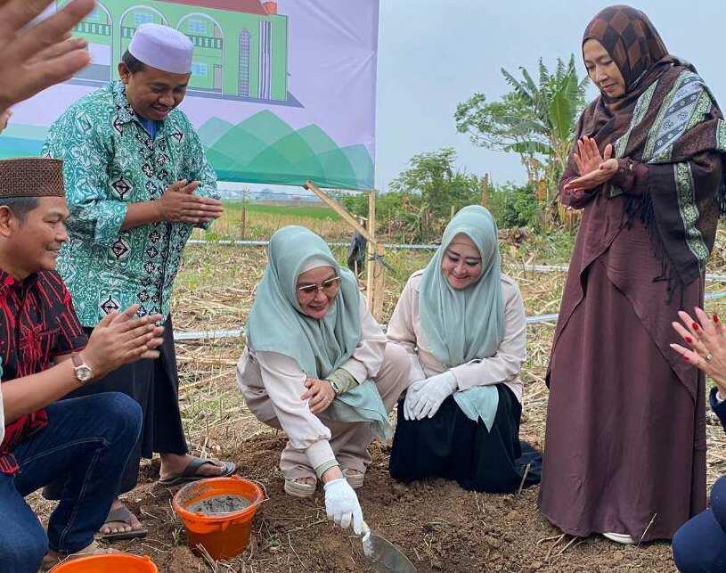 RCF Gelar Peletakan Batu Pertama Pembangunan Asrama Santri Ponpes As-Shofa