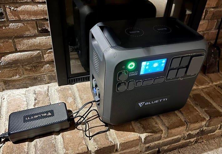 Kenalan dengan BLUETTI AC200MAX + B230, Pembangkit Listrik Portabel yang Canggih