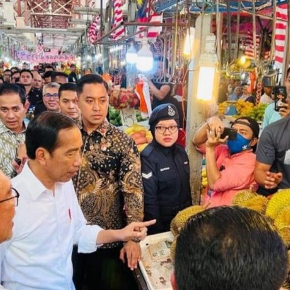 Presiden Jokowi dan PM Anwar Sambangi Pasar Chow Kit