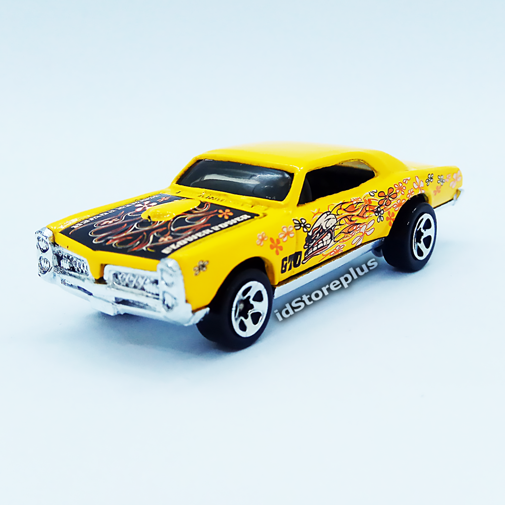 Koleksi Diecast Hot Wheels '67 PONTIAC GTO Hippie Mobiles Series Collector 092