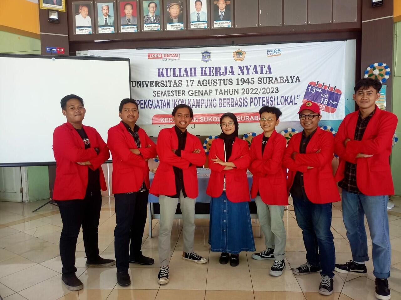 MAHASISWA KKN NR-4 UNTAG SURABAYA BERIKAN INOVASI UMBRELLA RAIN WATER
