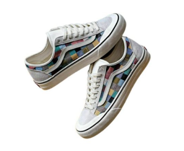 10 Merk Sepatu Sneakers Pria Terbaik