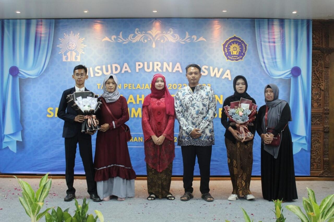 Gelaran Wisuda SMP Muhammadiyah 1 Berbah dan Hibah Mobil Lazismu