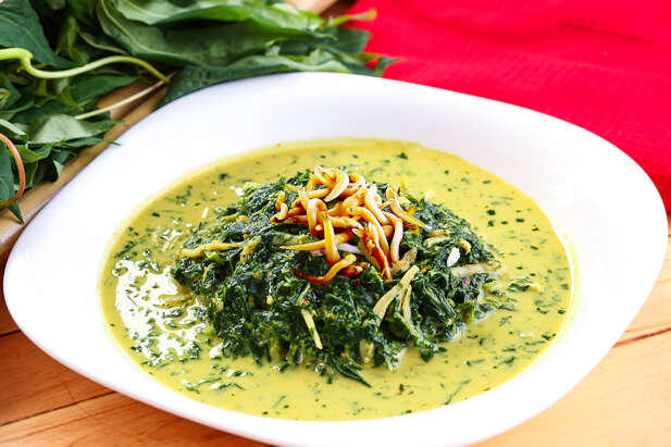 Resep Daun Singkong Masak Santan Anti Gagal!