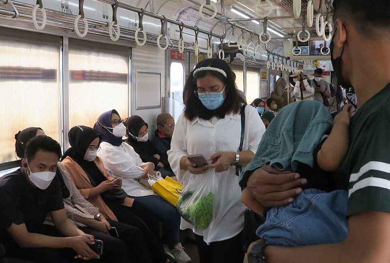 Penyebab Penumpang KRL Masih Wajib Pakai Masker usai aturan Wajib Masker dicabut