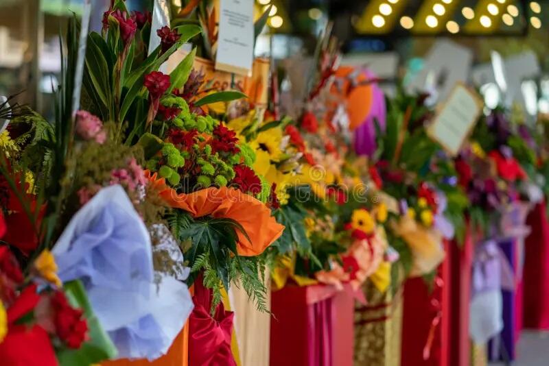 Ini Tips Memilih Bunga Standing Flower untuk Teman yang Buka Usaha