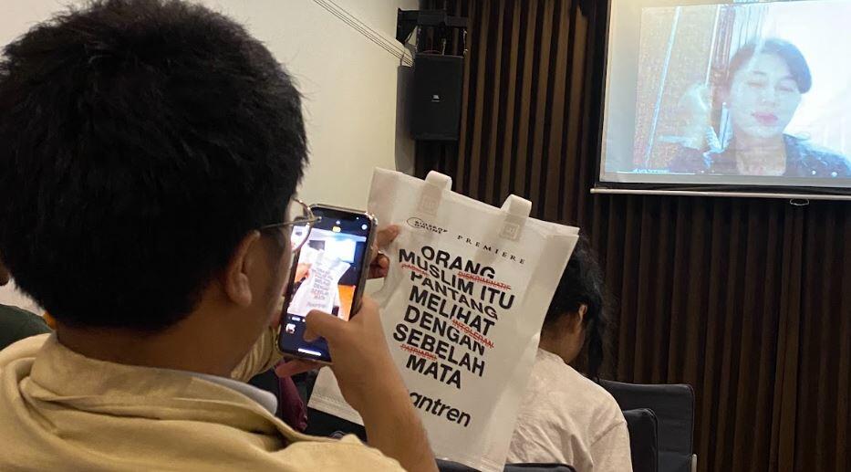 Animo Penonton Tinggi, Bioskop Online Gelar Roadshow Film Pesantren di Surabaya