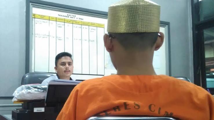 Diduga Perkosa Santri, Guru Agama Ditangkap