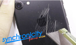Duh! Bingung nih! Pakai casing atau enggak ya ?!