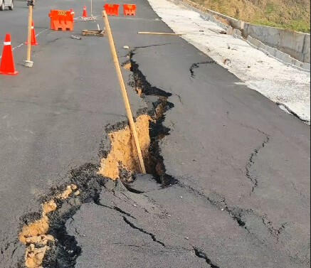 Jalan Jangli Undip Baru Dibangun Sudah Ambles, Netizen Tanya Eks Walkot Semarang