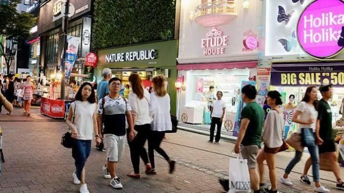 Mau Jalan-Jalan Ke Korea Jangan Lupa Mampir Di Tempat Surga Belanja Ini Gan!