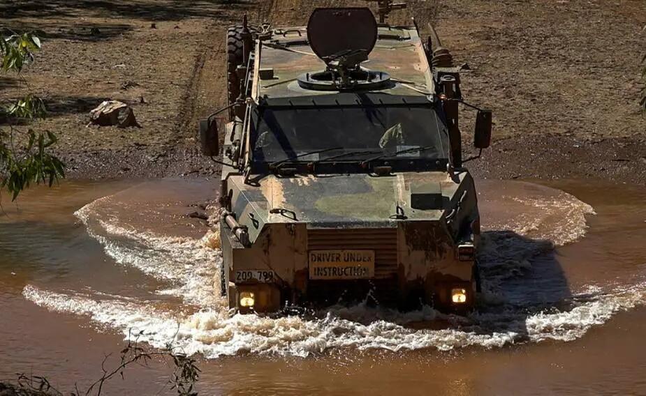 Personel TNI Menyelesaikan Pelatihan Rantis Bushmaster di Australia