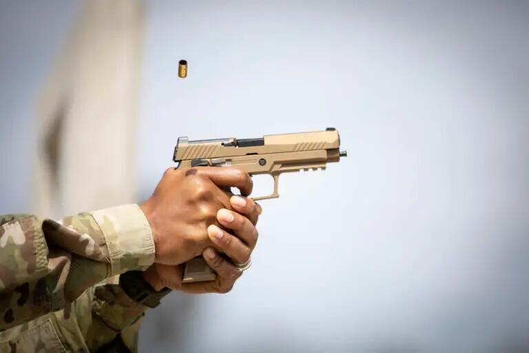 SIG Sauer P320 - Pistol Terbaru Pilihan Angkatan Bersenjata Kanada