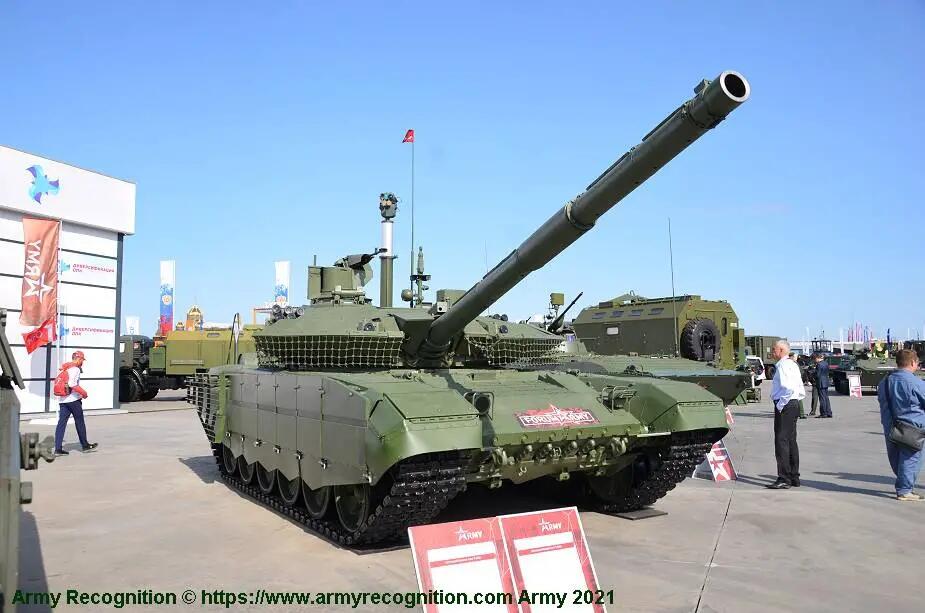 Keluyuran Sendirian di Tempat Terbuka, T-90M Terkena Serangan Artileri 155 mm