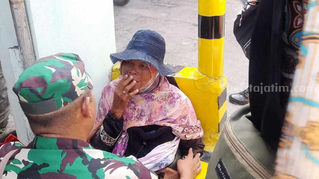 Menolak Dirazia, Pengemis di Kediri Menangis Minta Belas Kasihan