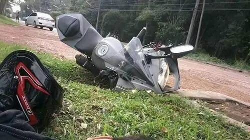 Tersenyum Diatas Penderitaan Sendiri, 10 Momen Kocak Pengendara Kecelakaan di Jalan!