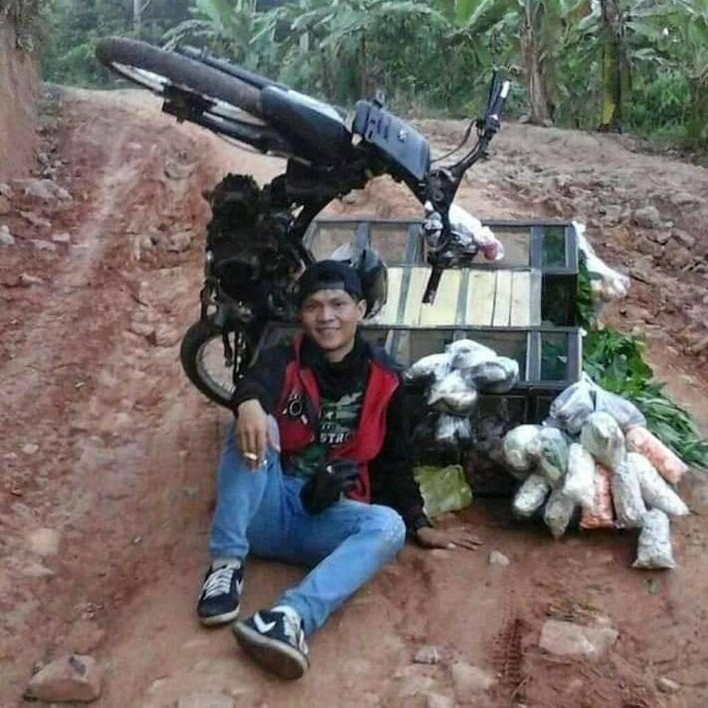 Tersenyum Diatas Penderitaan Sendiri, 10 Momen Kocak Pengendara Kecelakaan di Jalan!